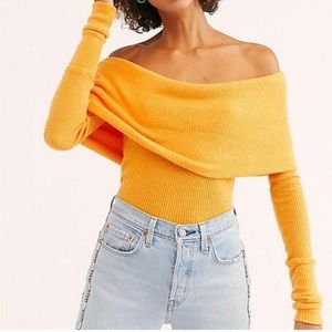 ✨Free People✨ NWT We the Free Snowbunny Off Shoulder Sweatshirt Size Small